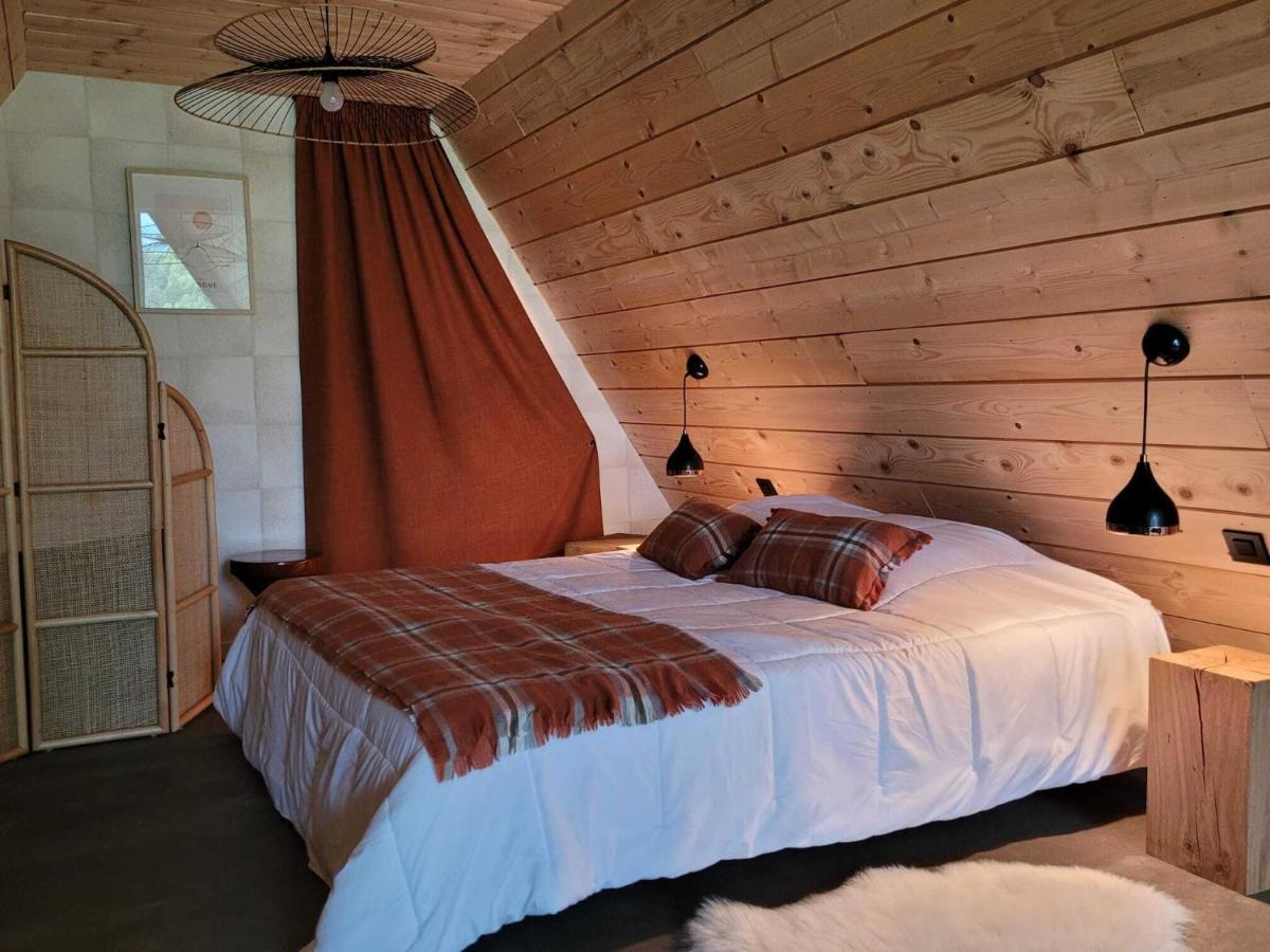 Les Deltas Du Lac Chambon-sur-Lac Room photo